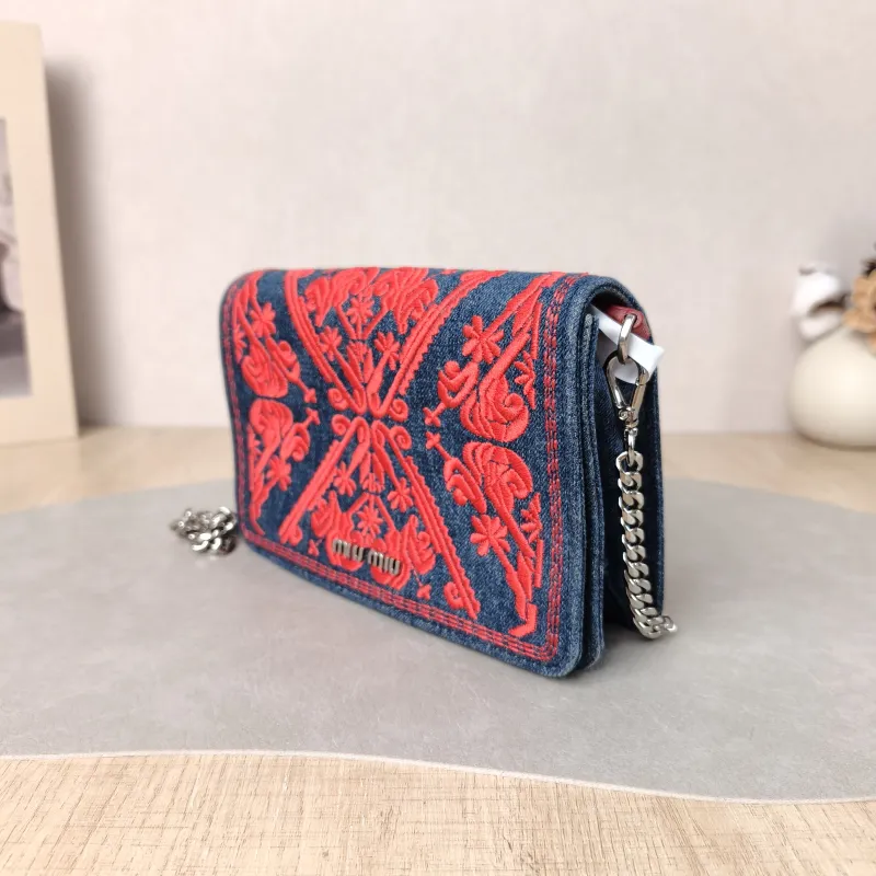 Miumiu Crossbody Bag Red Embroidered Crossbody Bag One Size 18 × 6 × 12 cm — cover view 4 of 5