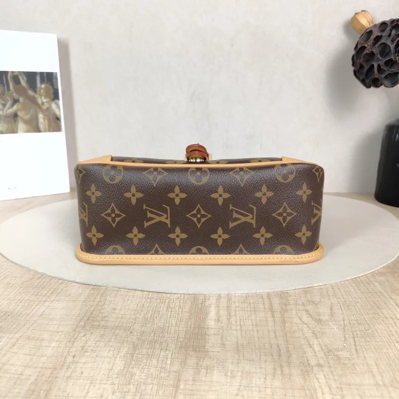Louis Vuitton Crossbody Bag Diane Baguette Bag Shoulder Strap PVC Small 24 × 9 × 15 cm — cover view 6 of 6