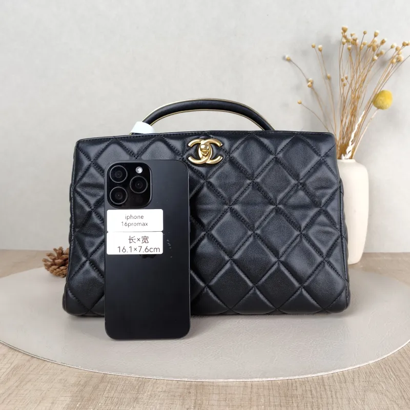 Chanel Shoulder Bag Tote Bag Black Calfskin Large 28 × 11 × 19 cm — cover view 5 of 5