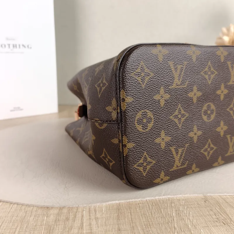 Louis Vuitton Crossbody Bag NÉONOÉ Bucket Bag BB Monogram PVC BB 20 × 13 × 20 cm — detail view 4 of 10