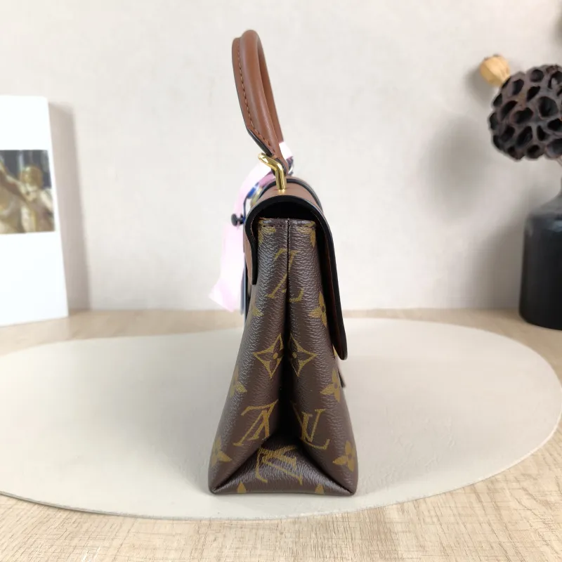 Louis Vuitton Crossbody Bag Locky BB Caramel PVC BB 20 × 7.5 × 16 cm — detail view 12 of 14