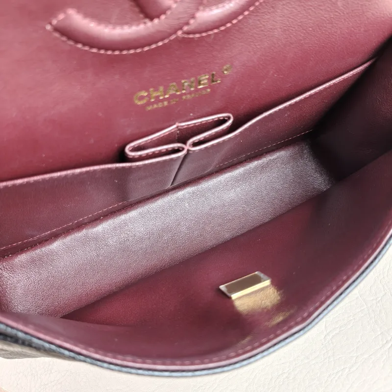 Chanel Crossbody Bag Classic Flap CF Black Grained Calfskin Medium 25.5 × 6.5 × 15.5 cm — detail view 8 of 14