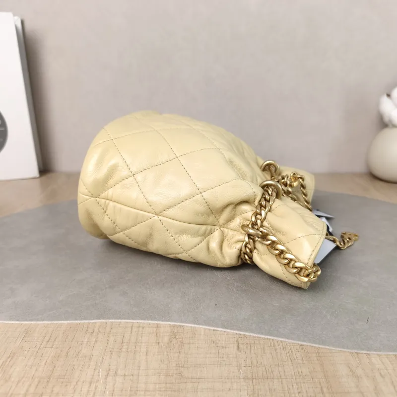 Chanel Shoulder Bag Bucket Bag Yellow Lambskin One Size 17 × 10 × 18.5 cm — detail view 8 of 13