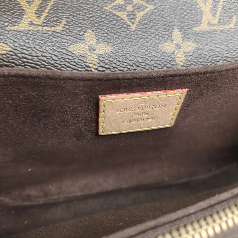 Louis Vuitton Crossbody Bag Pochette Métis East West Monogram PVC Small21.5 × 6 × 13.5 cm — detail view 13 of 18