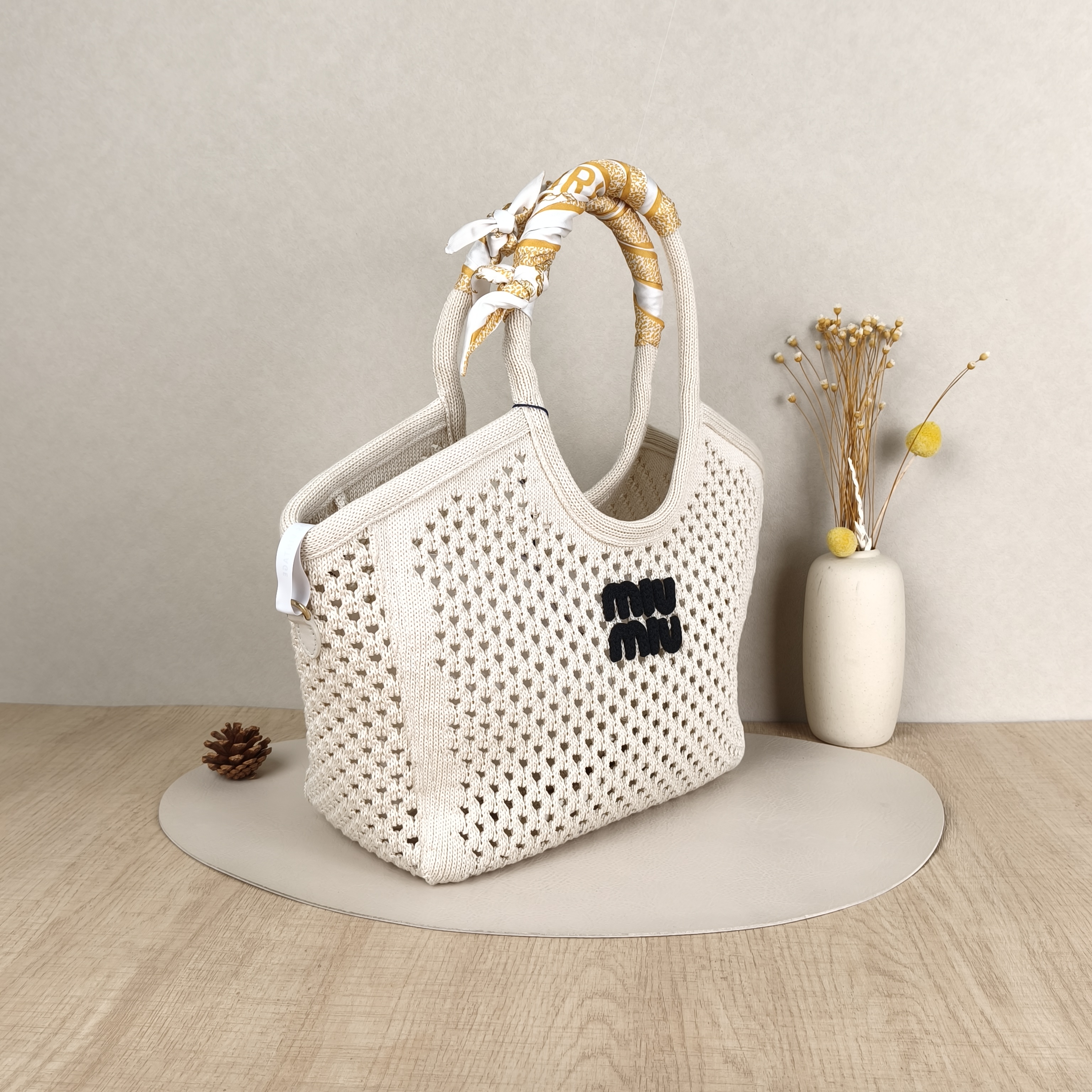 Miumiu Shoulder Bag IVY Tote Shopping Tote Beige Woven Small26 × 13 × 26 cm — cover view 5 of 9