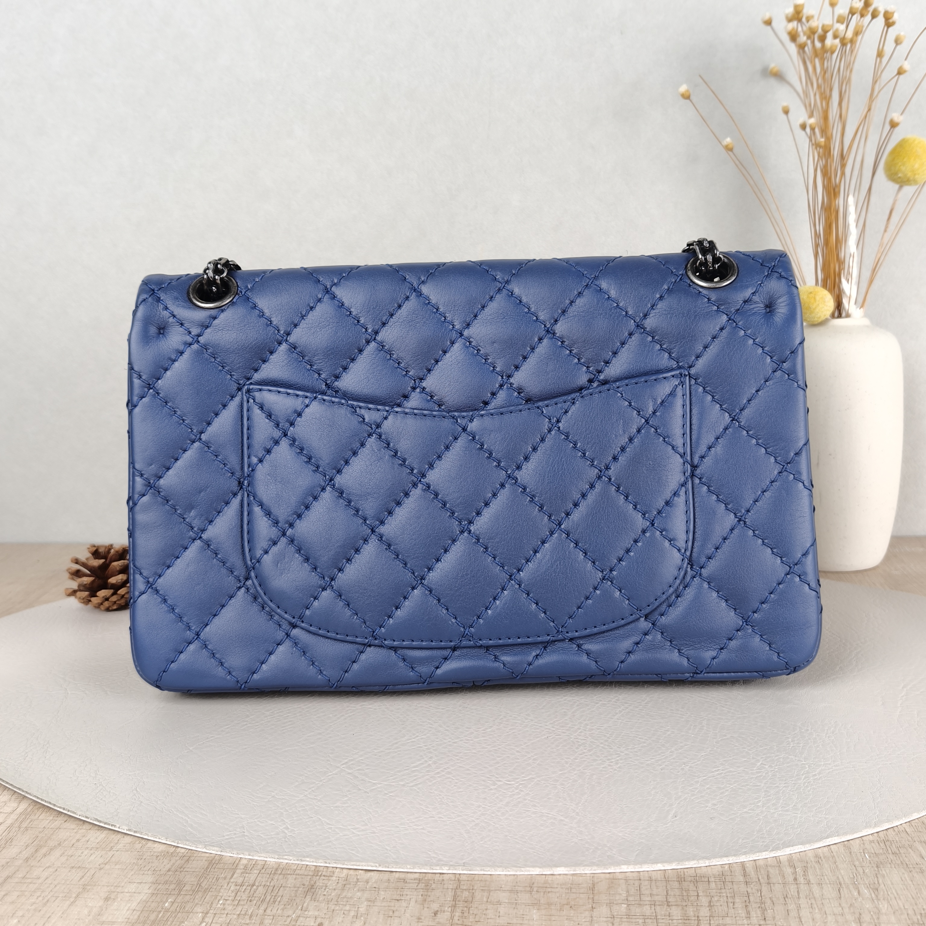 Chanel Crossbody Bag2.55 Grey Calfskin Medium28 × 7.5 × 19.5 cm — cover view 3 of 5