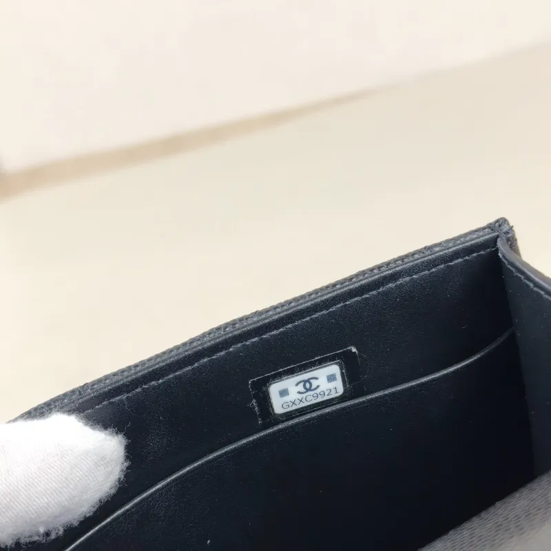 Chanel Crossbody Bag kelly Black Grained Calfskin nano 15 × 5 × 11 cm — detail view 10 of 13