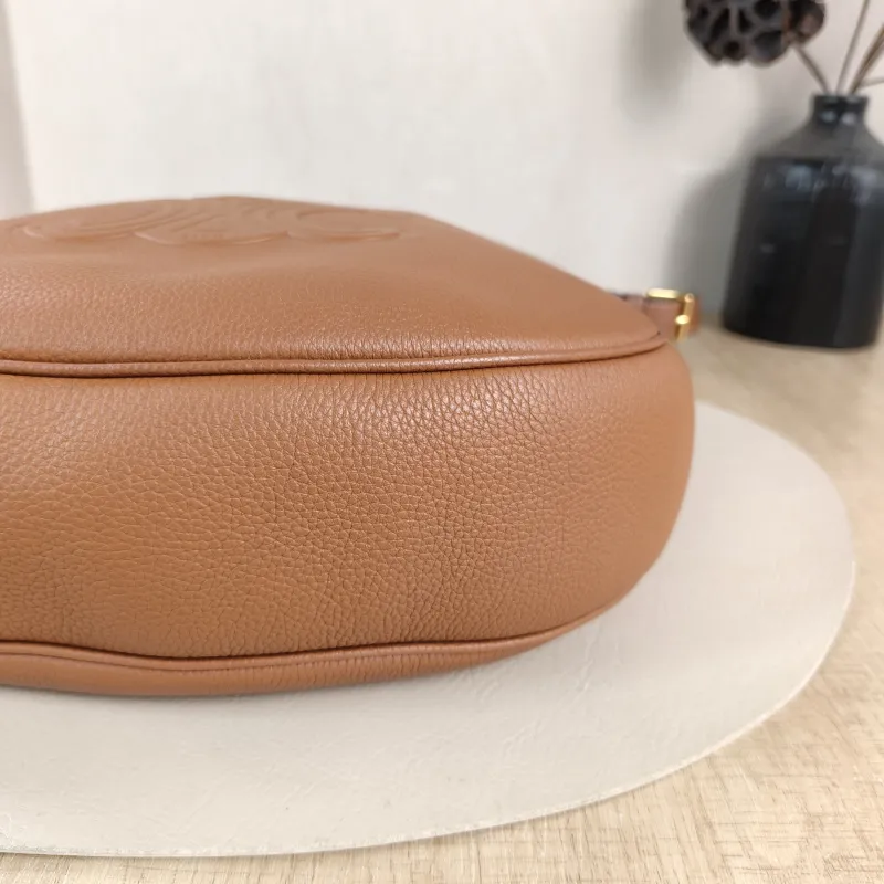 CELINE Shoulder Bag HELOISE TRIOMPHE Calfskin Medium 28.5 × 8 × 30 cm — detail view 8 of 10
