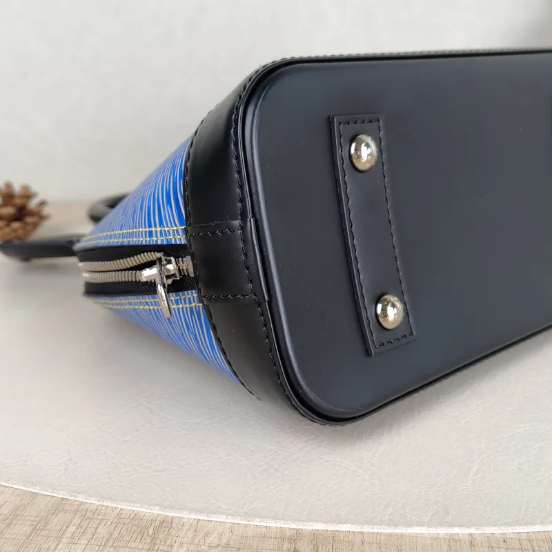 Louis Vuitton Top Handle Bag Alma BB Blue Epi Embossed Calfskin BB 23.5 × 11.5 × 17.5 cm — detail view 4 of 12