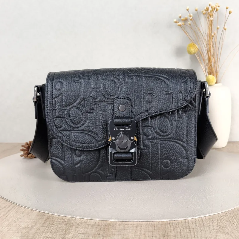 DIOR Crossbody Bag Black Calfskin Small 23 × 6 × 17.5 cm