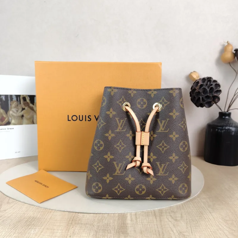 Louis Vuitton Crossbody Bag NÉONOÉ Bucket Bag BB Monogram PVC BB 20 × 13 × 20 cm — cover view 3 of 6