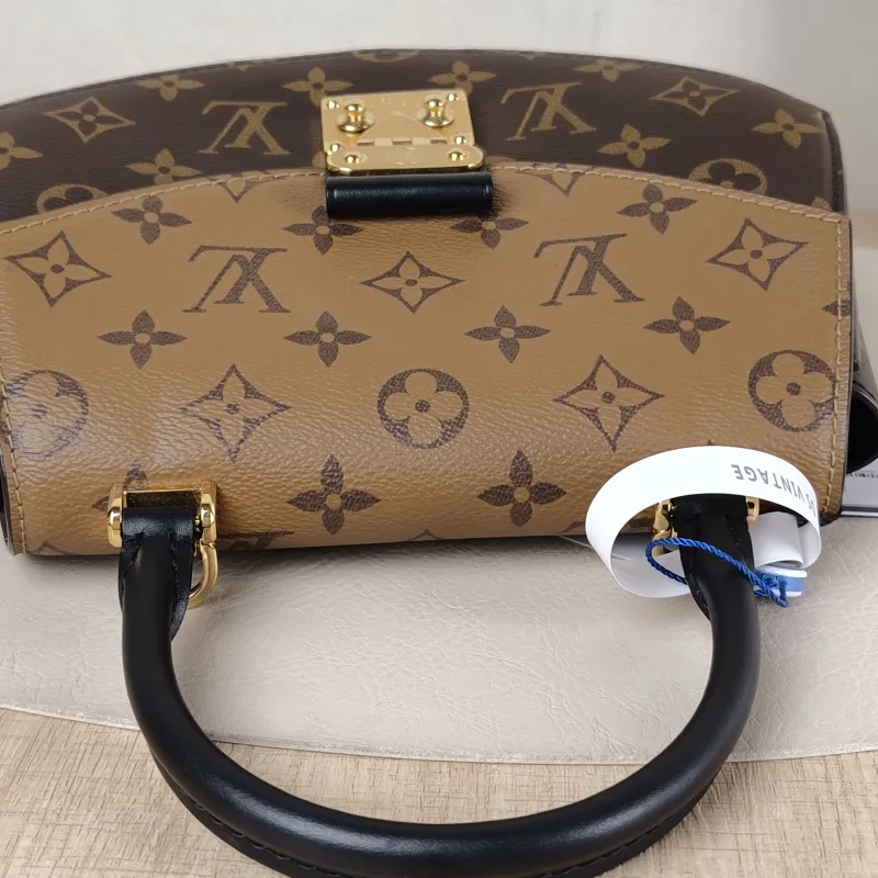 Louis Vuitton Crossbody Bag Tilsitt Monogram PVC Medium 24 × 7 × 18 cm — detail view 8 of 11