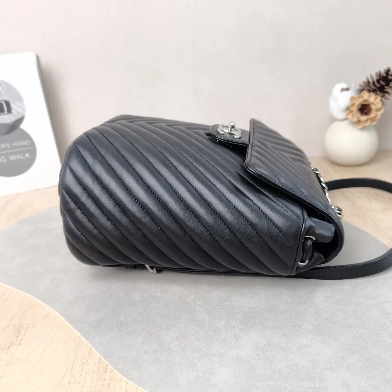 Chanel Backpack Backpack Black Calfskin One Size 21 × 11 × 25 cm 22 — detail view 3 of 11