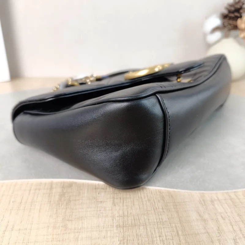 GUCCI Crossbody Bag GG Marmont Medium Marmont 26 Black CC alfskin Medium 26 × 7 × 15 cm — detail view 1 of 12