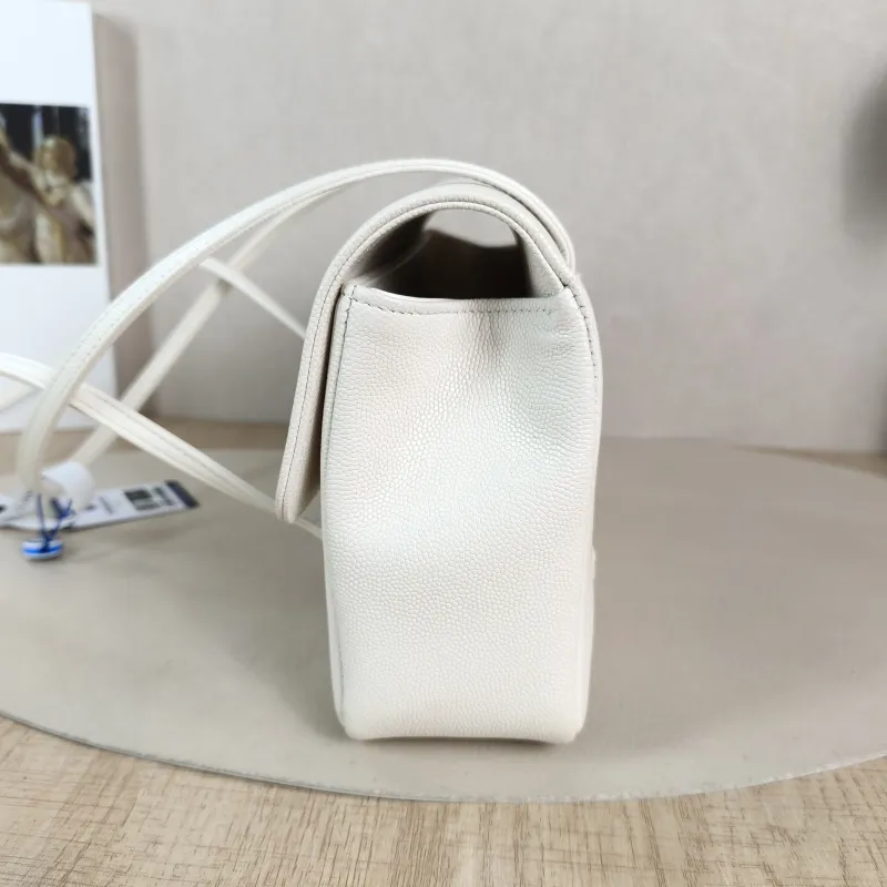 Chanel Shoulder Bag 26p preppy coco White Grained Calfskin Small 22 × 7 × 15 cm — detail view 1 of 12