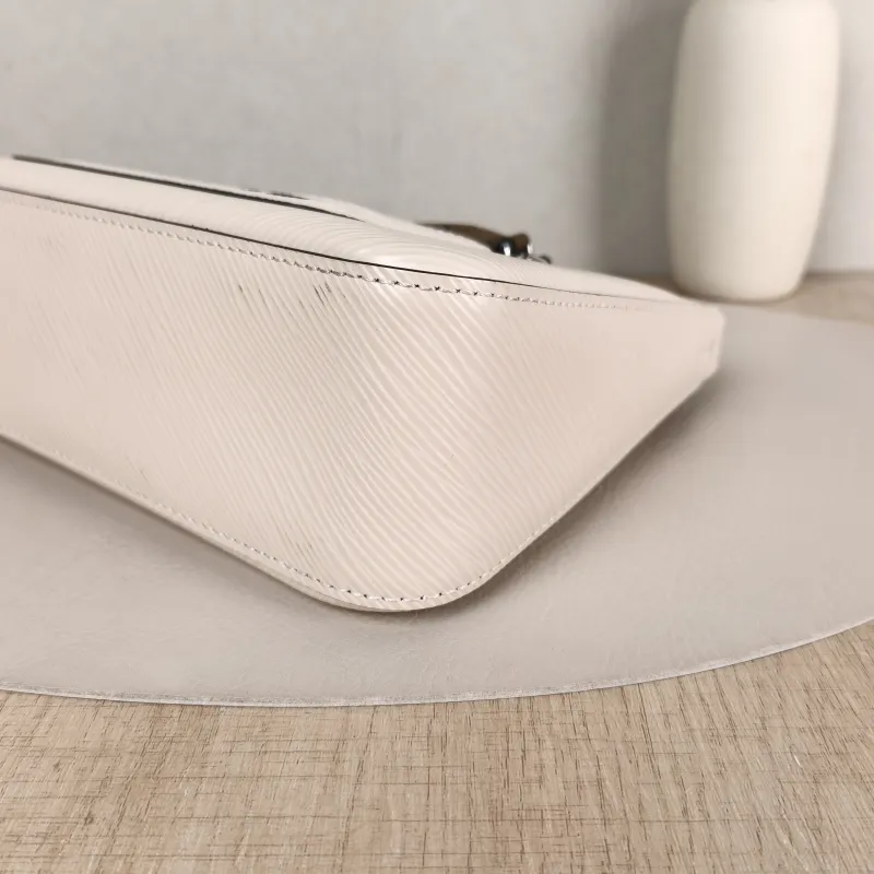 Louis Vuitton Crossbody Bag MARELLE White Epi Embossed Calfskin Small 25 × 8 × 15 cm — detail view 2 of 16