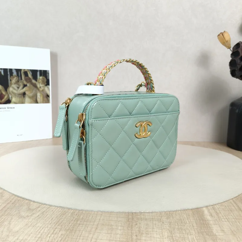 Chanel Crossbody Bag Green Waxed Leathermini18.5 × 8 × 13.5 cm — cover view 3 of 5