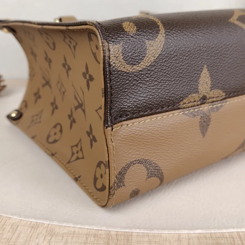 Louis Vuitton Shoulder Bag Onthego Monogram PVC Small 25 × 11.5 × 19 cm — detail view 12 of 13