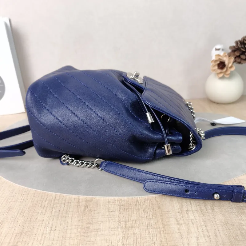 Chanel Backpackv Backpack Navy Lambskin Small18 × 11 × 23 cm — detail view 11 of 15