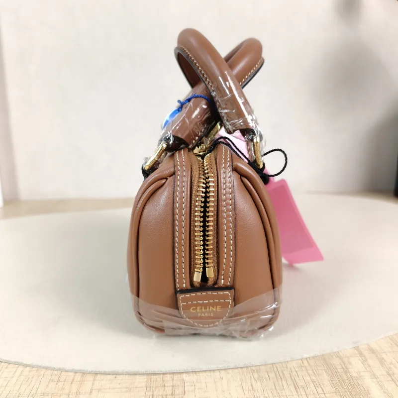 CELINE Crossbody Bag Calfskin Mini 14 × 7.5 × 9.5 cm — detail view 10 of 12