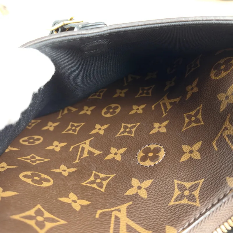 Louis Vuitton Crossbody Bag ODEON Monogram PVC Small 24 × 8 × 22 cm — detail view 7 of 14