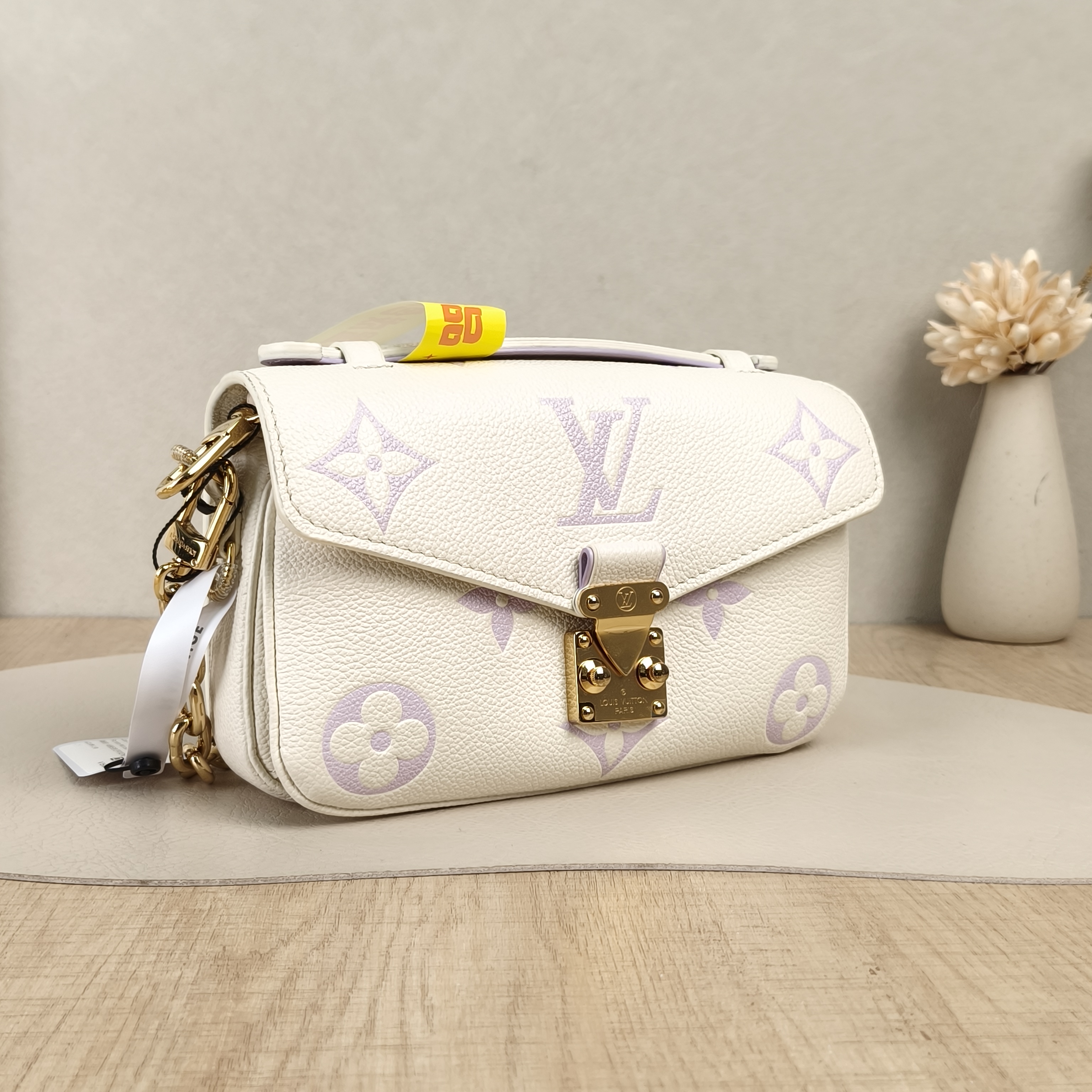 Louis Vuitton Crossbody Bag Pochette Métis East West White · Empreinte Embossed Calfskin Monogram Small21.5 × 6 × 13.5 cm — cover view 3 of 5