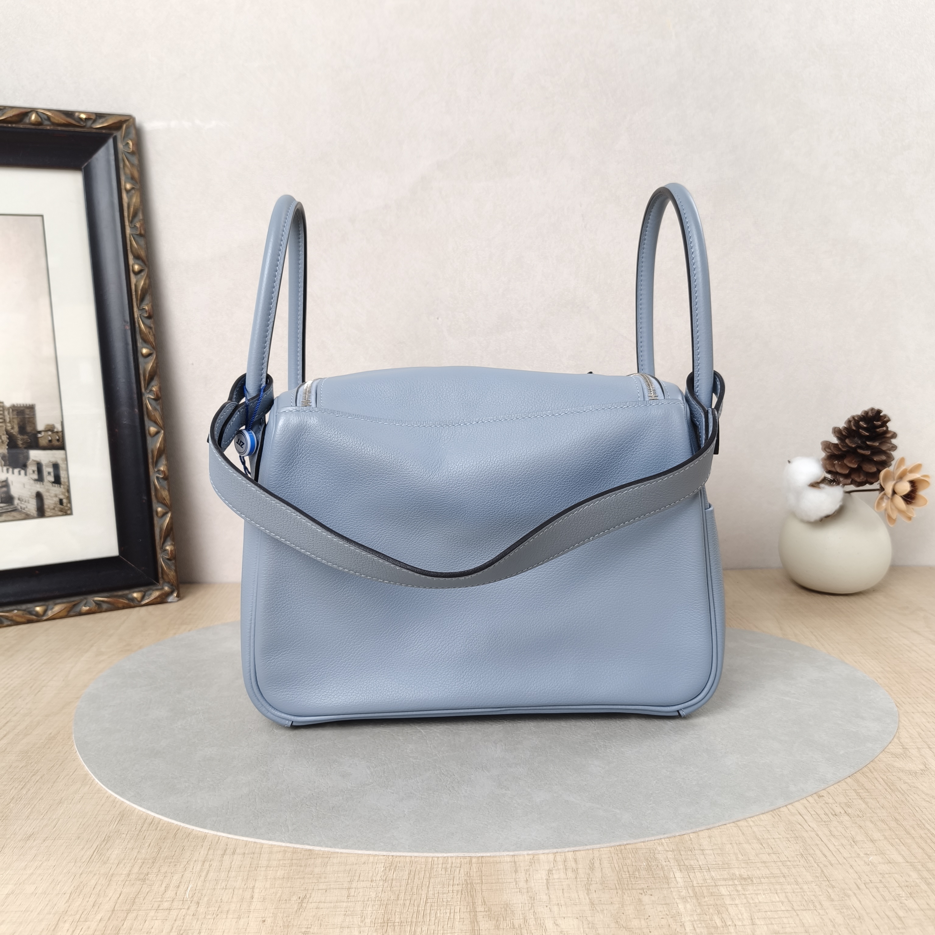 Hermès Crossbody Bag Lindy 26J7 Evercolor Calfskin26 × 12 × 18 cm — cover view 2 of 6