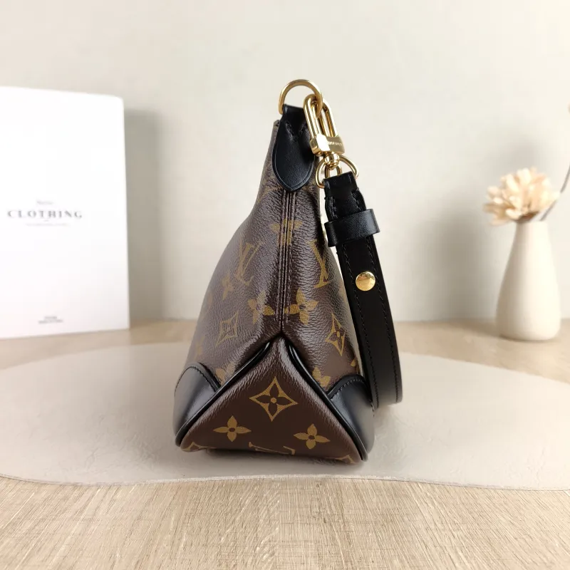 Louis Vuitton Crossbody Bag Boulogne PVC Small 26 × 9.5 × 16 cm — detail view 6 of 10