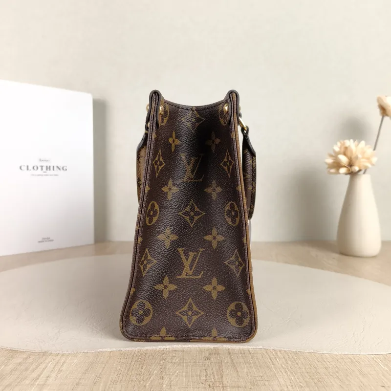 Louis Vuitton Shoulder Bag Onthego Monogram PVC Small 25 × 11.5 × 19 cm — detail view 6 of 10