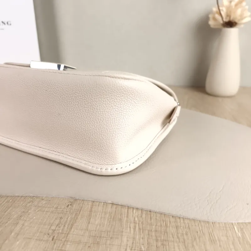 Louis Vuitton Shoulder Bag BUCI Beige Epi Embossed Calfskin One Size 24.5 × 9 × 15.5 cm — detail view 8 of 11