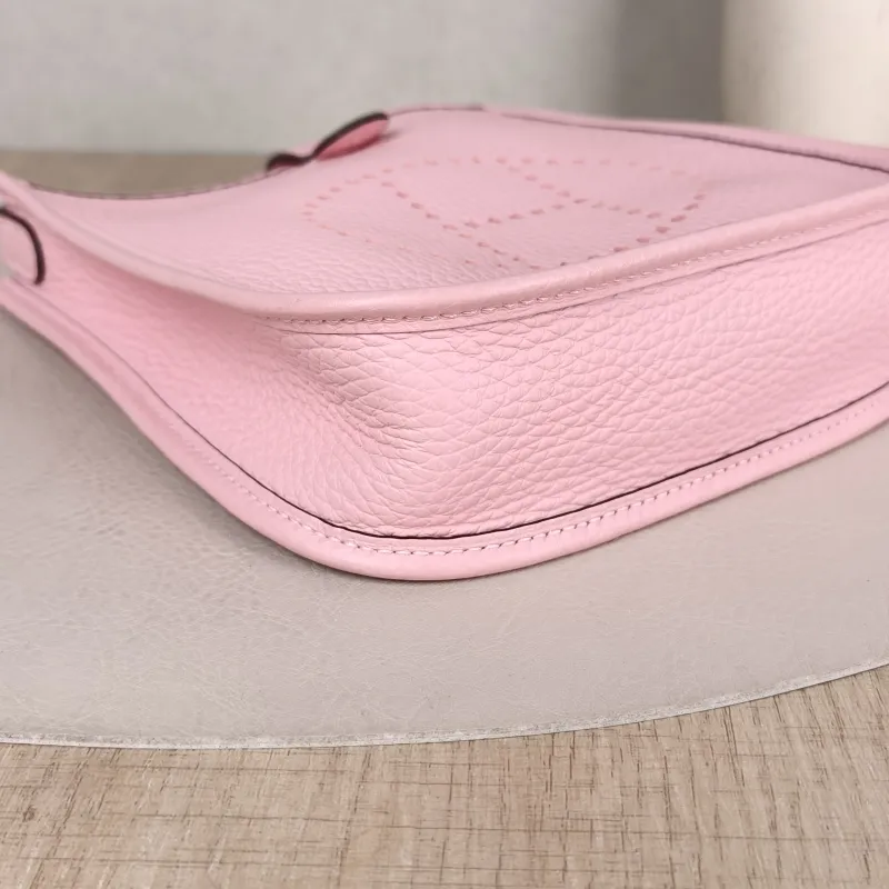 Hermès Crossbody Bag Evelyne Mini 16 Mini 16 TC Calfskin Mini 17 × 5.5 × 18 cm K — detail view 7 of 8