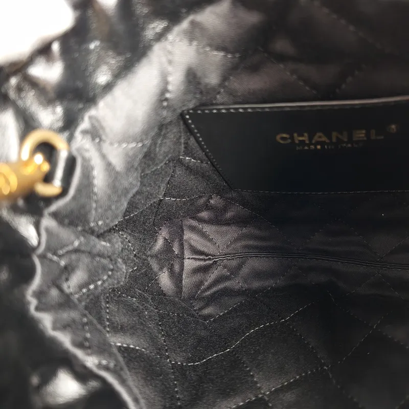Chanel Crossbody Bag22Bag Black White Calfskinmini20 × 6 × 19 cm — detail view 1 of 10