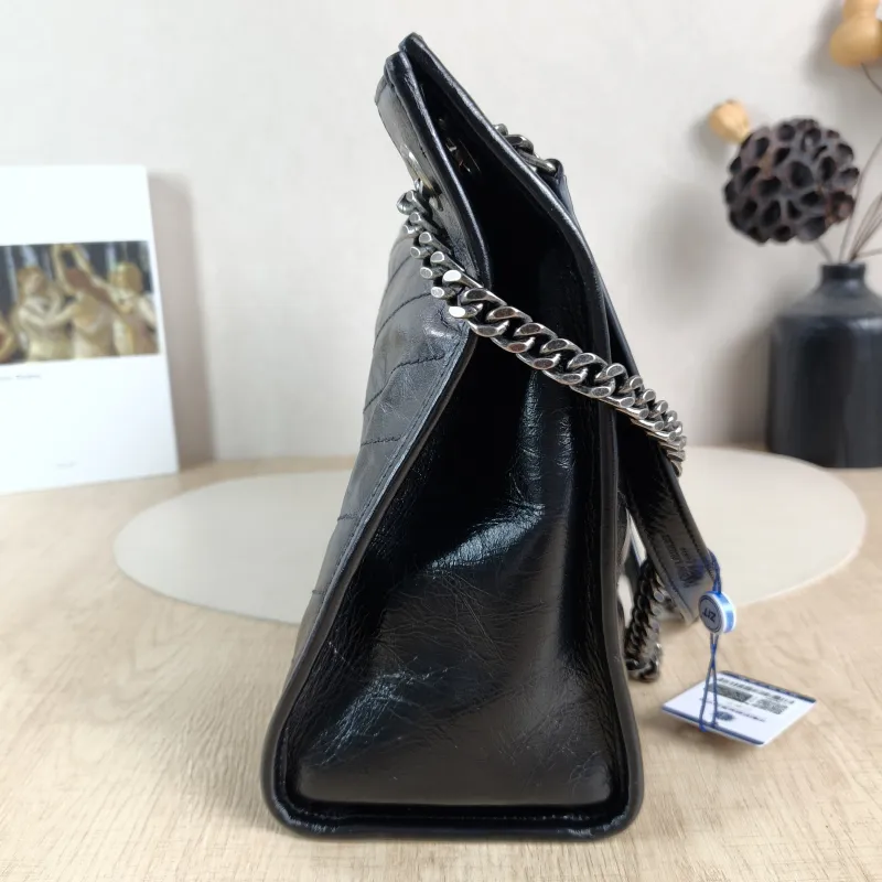 SAINT LAURENT Shoulder Bag NIKI SHOPPING Shopping Tote Black Waxed Leather Medium33 × 11.5 × 27 cm — detail view 10 of 11