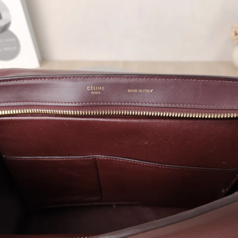 CELINE Crossbody Bag Trapeze Colorblock Calfskin Small27 × 13 × 22 cm — detail view 10 of 14
