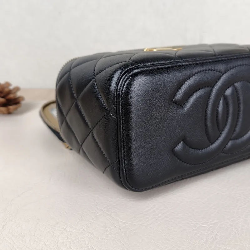 Chanel Crossbody Bag Edition C Black Lambskin 16 × 8 × 9.5 cm — detail view 10 of 10