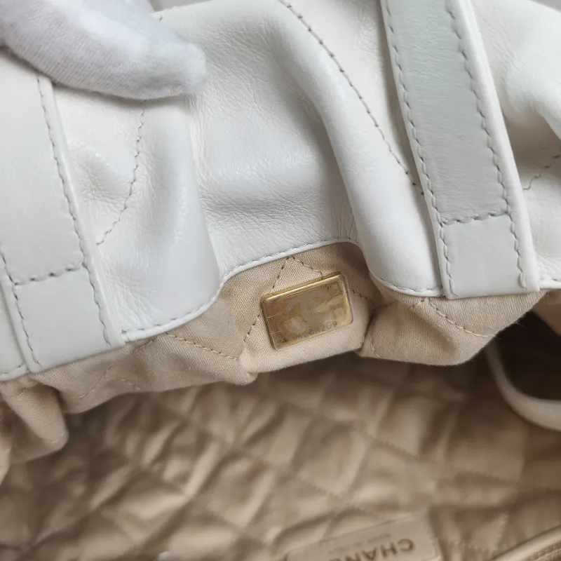 Chanel Backpack 22Bag Backpack White Gold Calfskin Small 29 × 8 × 34 cm — detail view 10 of 11