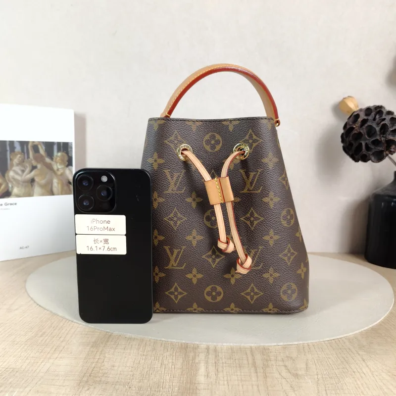 Louis Vuitton Crossbody Bag NÉONOÉ Bucket Bag BB Monogram PVC BB 20 × 13 × 20 cm — cover view 5 of 5