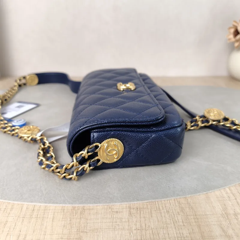 Chanel Crossbody Bagcf Crossbody Bag Blue Grained Calfskin One Size17.5 × 4 × 10 cm — detail view 4 of 12