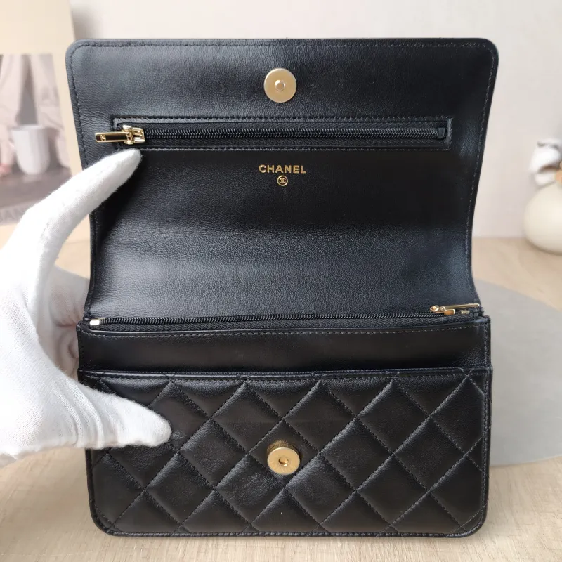Chanel Crossbody Bag woc Black Lambskin Mini 19.2 × 3.5 × 12.3 cm — detail view 10 of 12