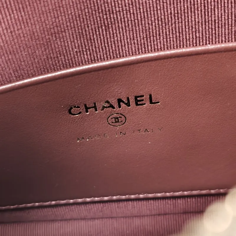 Chanel Crossbody Bag Crossbody Bag Black Grained Calfskin One Size21.5 × 7.5 × 19 cm — detail view 11 of 15