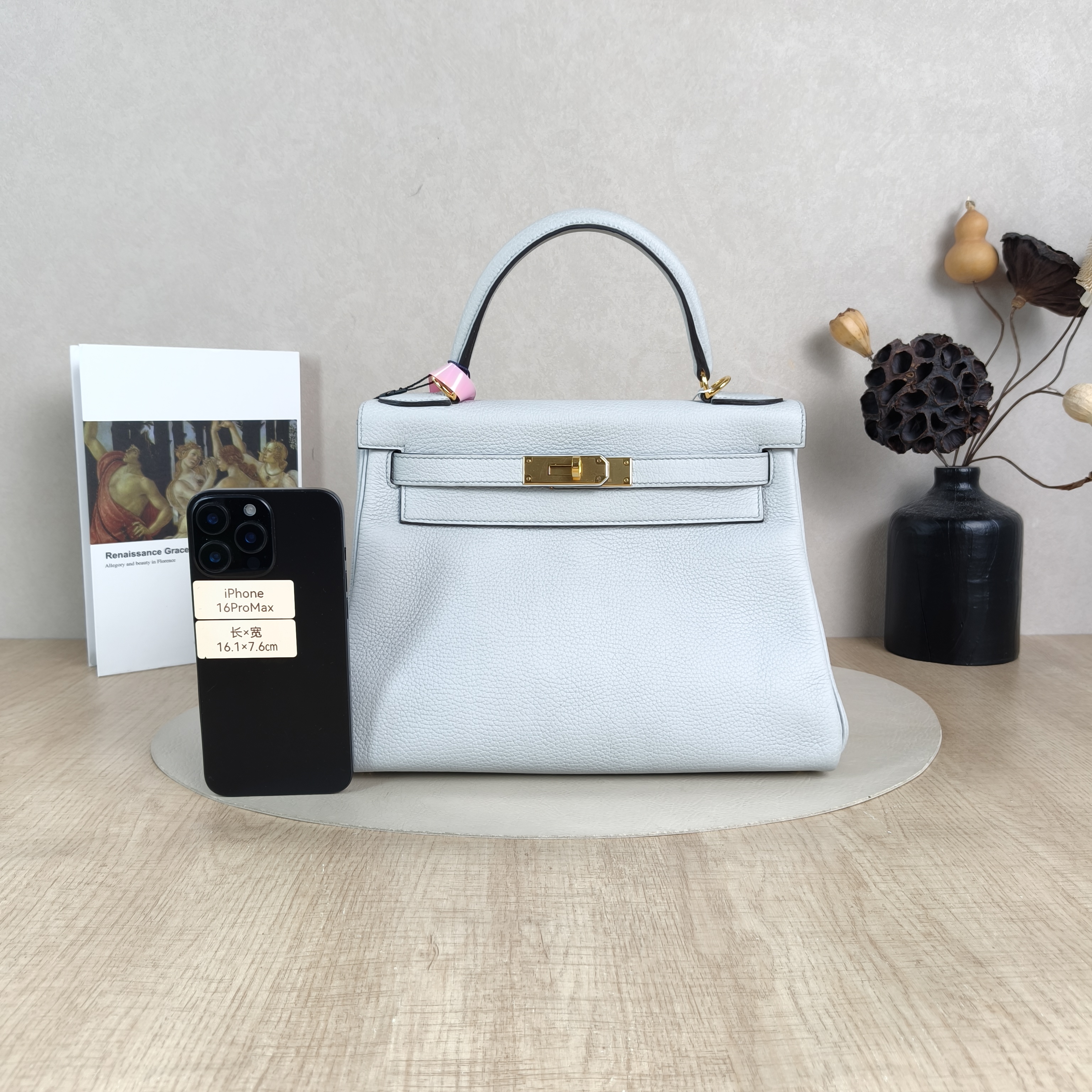 Hermès Shoulder Bag Kelly 28 Gold-Tone Hardware TC Calfskin Medium28 × 10 × 22 cm — cover view 6 of 6