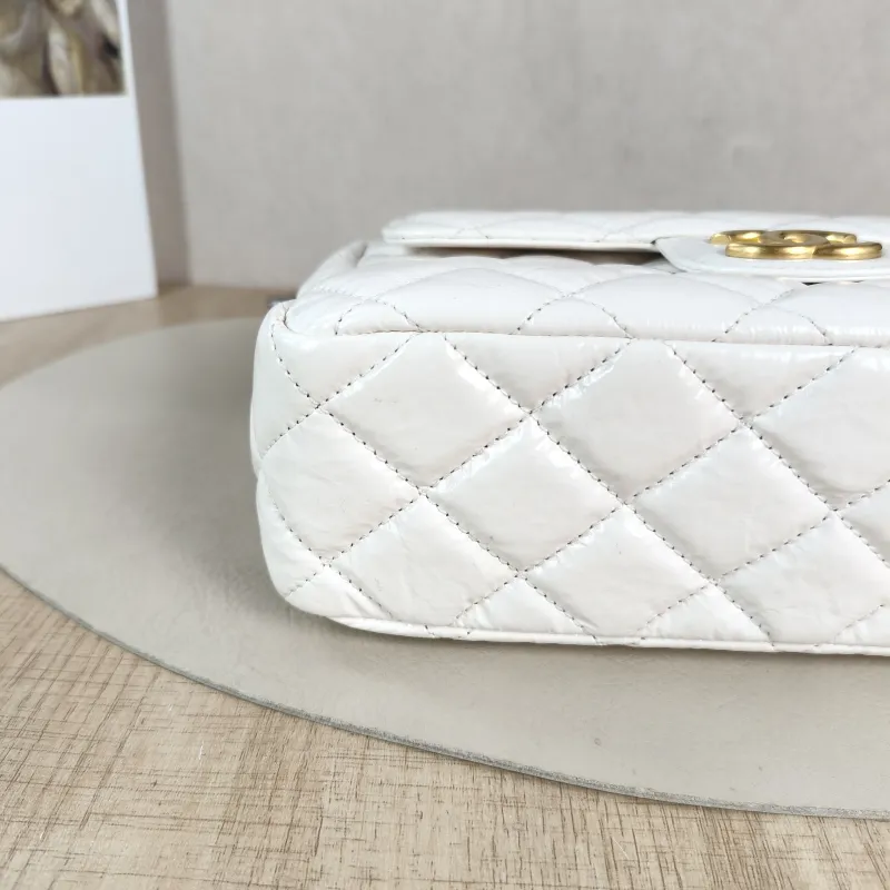 Chanel Crossbody Bag HOBO White Waxed Leather Medium 23 × 8 × 21 cm — detail view 2 of 10