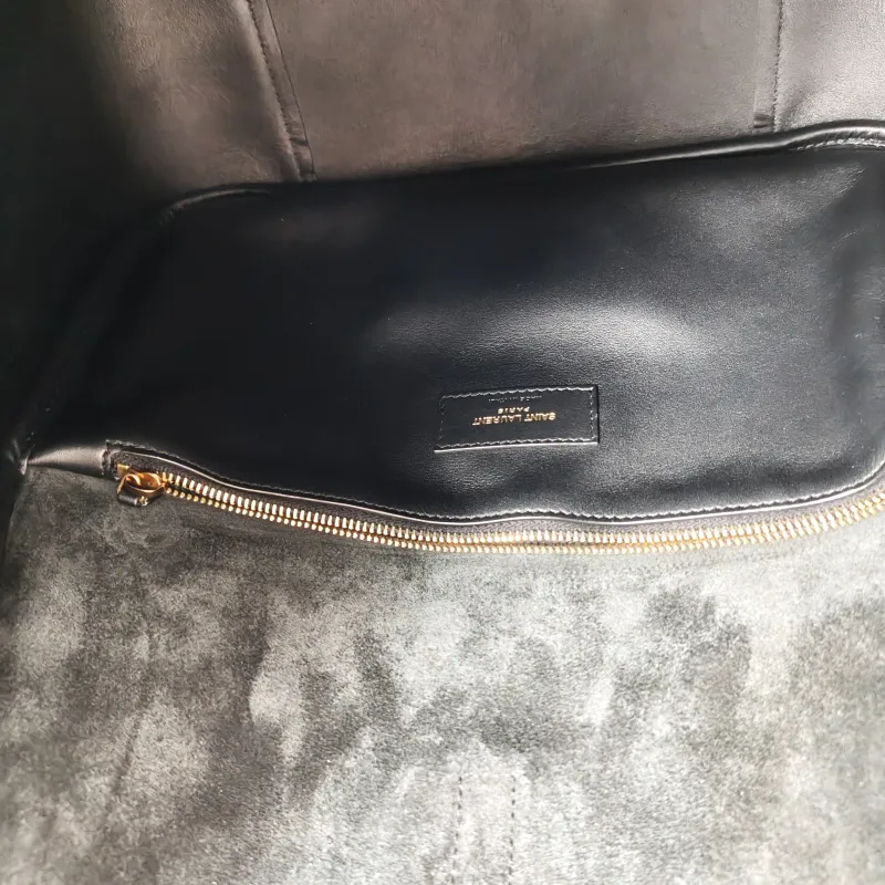 SAINT LAURENT Shoulder Bag LE 5 À 7 Hobo Black Calfskin Large30 × 13 × 31 cm — detail view 3 of 11