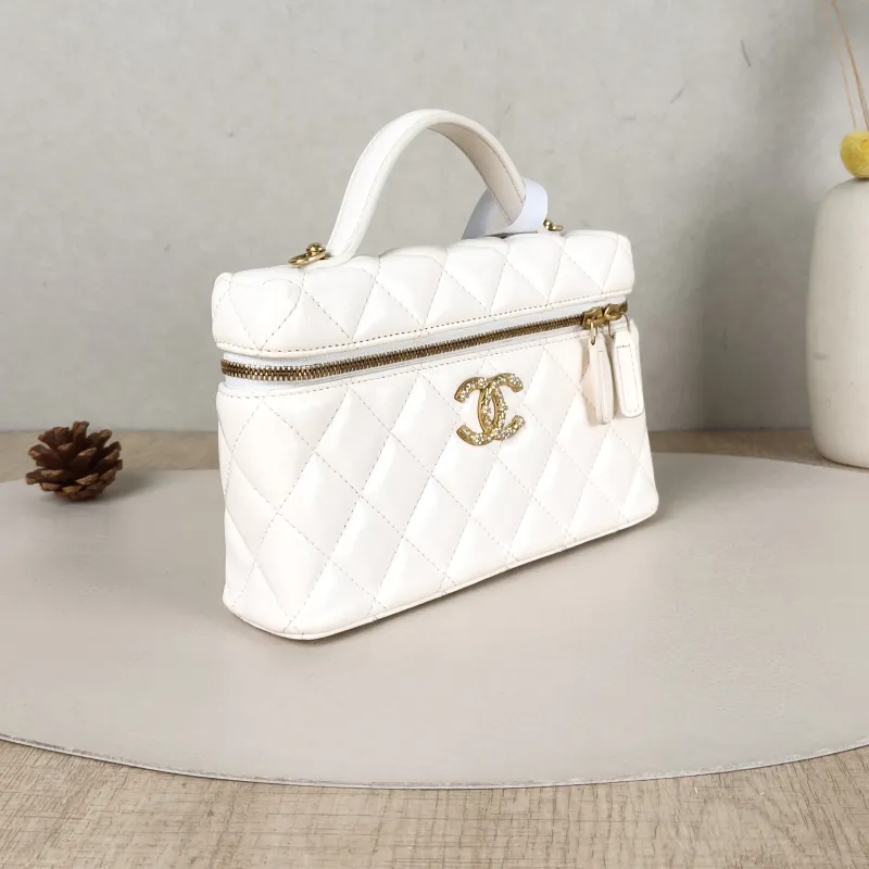 Chanel Crossbody Bag26c lp Vanity Case Bag White Calfskin One Size19.5 × 5 × 17 cm — cover view 3 of 6