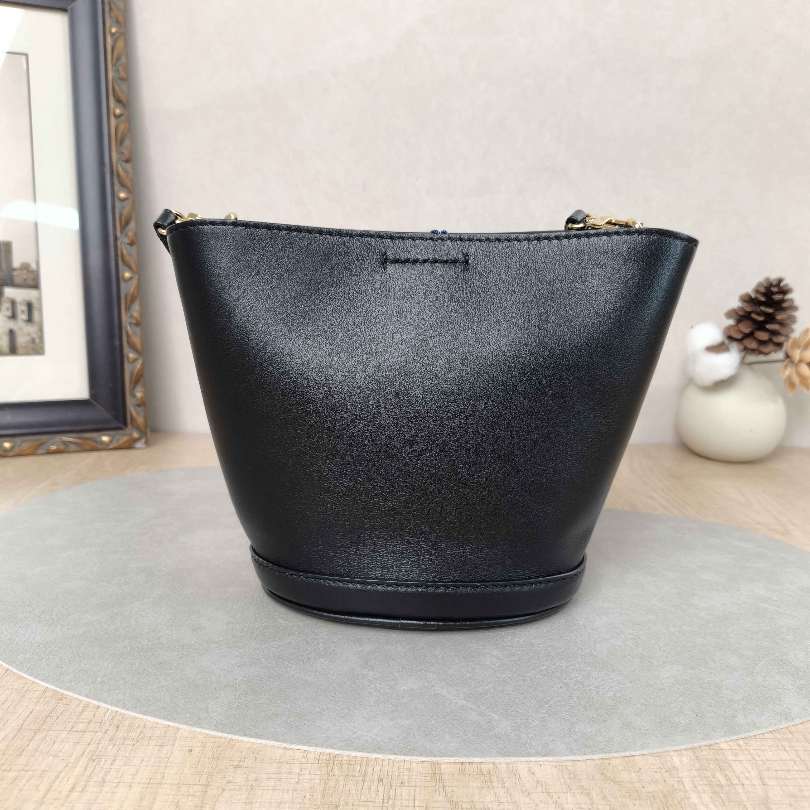 Louis Vuitton Shoulder Bag Bloom Hobo Bucket Bag Black Calfskinmini16 × 11 × 17.5 cm — cover view 2 of 5