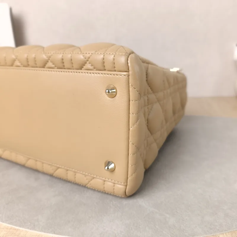 DIOR Top Handle Bag Lady Lady Dior Bag Lambskin Medium24 × 12 × 21 cm — detail view 4 of 16