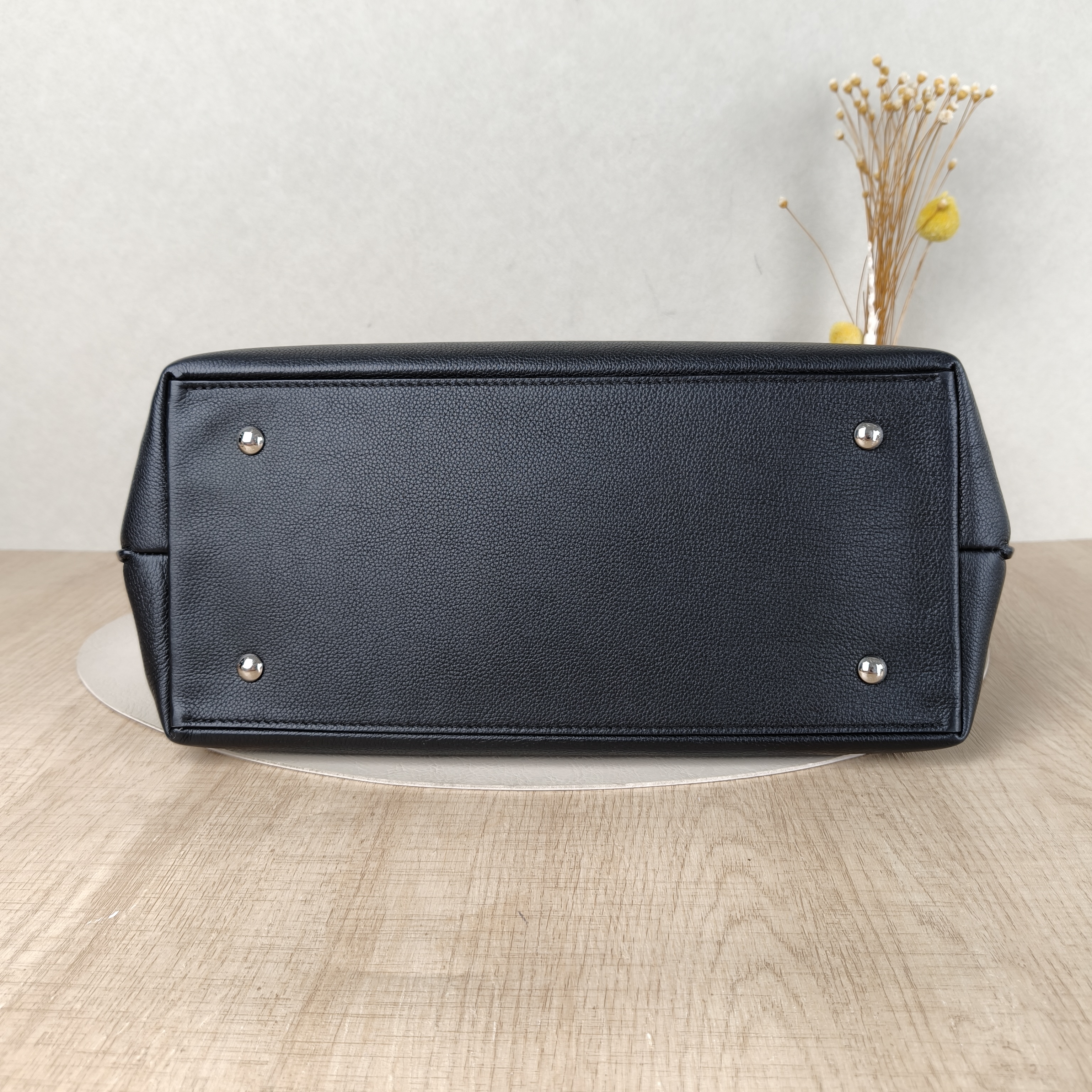 Louis Vuitton Crossbody Bag Lockme Day Top Handle Bag Black Calfskin One Size31 × 16 × 24 cm — cover view 5 of 5
