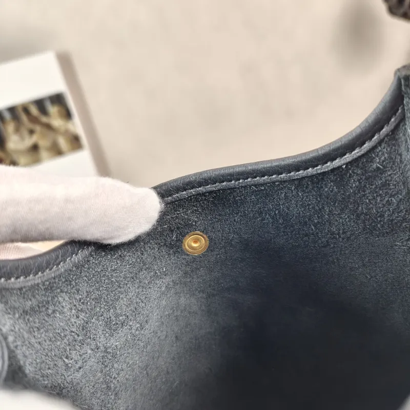 Hermès Crossbody Bag Evelyne Mini 16 Mini 16 Black Taurillon Clemence TC Calfskin Mini 17 × 5.5 × 18 cm Y — detail view 6 of 11