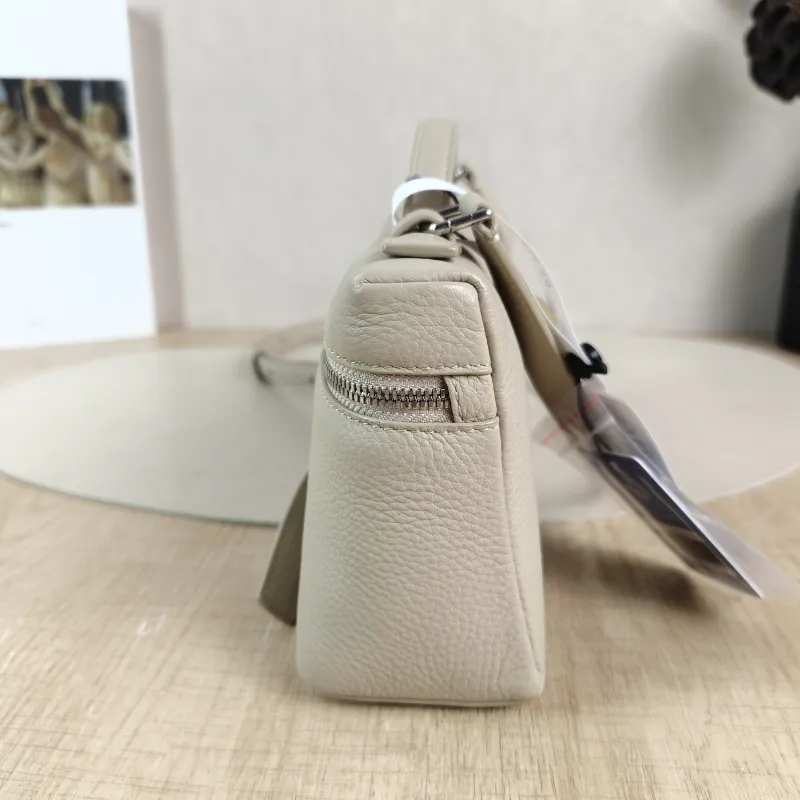 Loro Piana Crossbody Bag Extra Pocket L19 Grey Calfskin One Size 19 × 7 × 11.5 cm — detail view 11 of 12