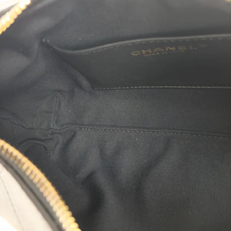 Chanel Shoulder Bag hobo Black Calfskin One Size 25 × 15 × 7.5 cm — detail view 1 of 11